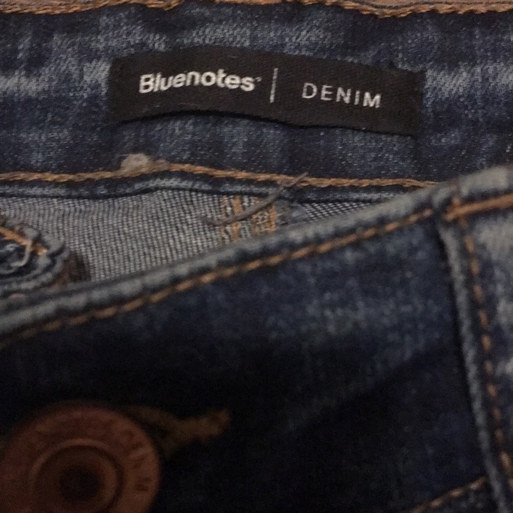 Medium-Wash High Rise Jegging - Picture 3 of 4